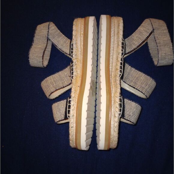 🔥Vince Camuto Kolindia 2 Women's Open Toe Platform Sandals Beige/Black - Picture 2 of 4